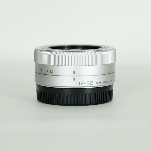 Panasonic LUMIX G VARIO 12-32mm / F3.5-5.6 ASPH. / MEGA O.I.S. Panasonic LUMIX G VARIO 12-32mm / F3.5-5.6 ASPH. / MEGA O.I.S.