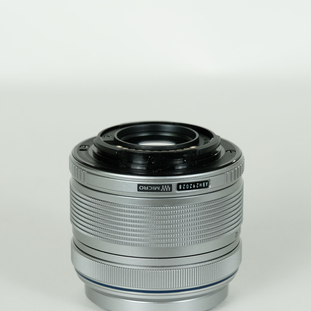 OLYMPUS M.ZUIKO DIGITAL 14-42mm F3.5-5.6IIR シルバーの出品
