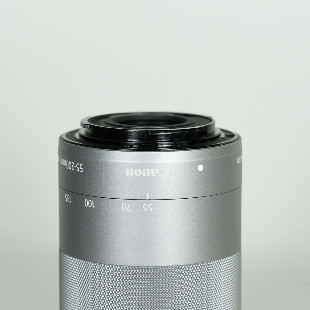 Canon EF-M55-200mm F4.5-6.3 IS STM シルバー Canon EF-M55-200mm F4.5-6.3 IS STM シルバー