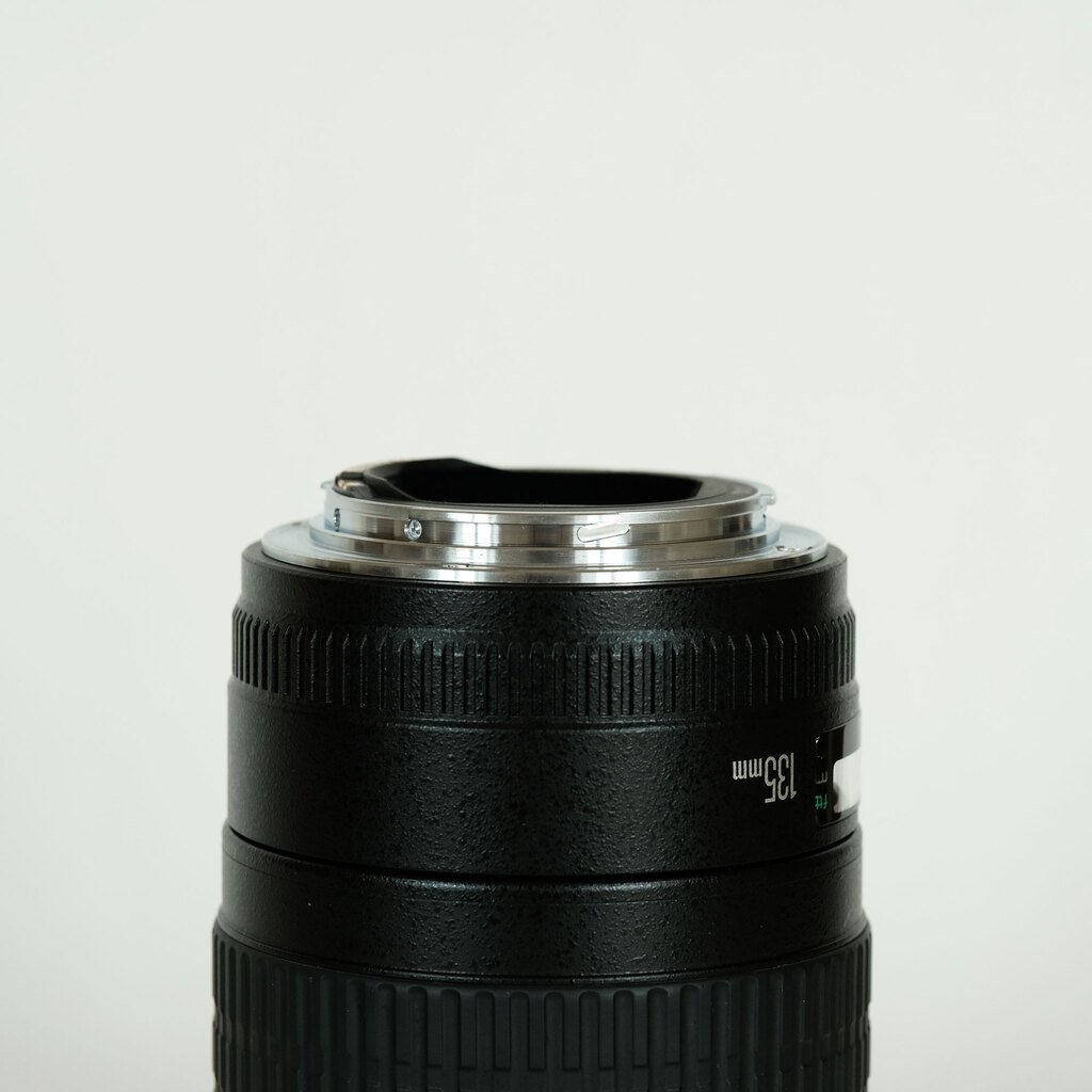 Canon EF135mm F2L USM Canon EF135mm F2L USM