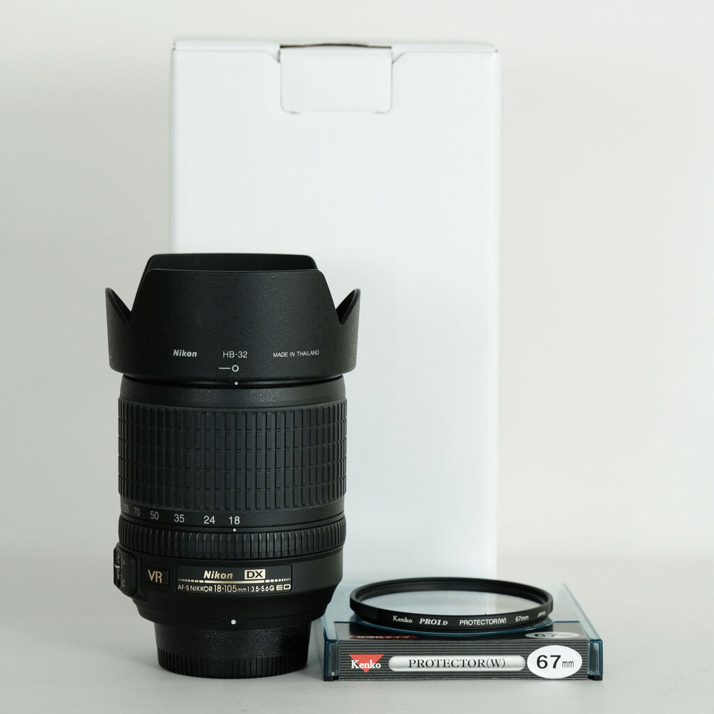 Nikon AF-S DX NIKKOR 18-105mm F3.5-5.6G ED VR Nikon AF-S DX NIKKOR 18-105mm F3.5-5.6G ED VR