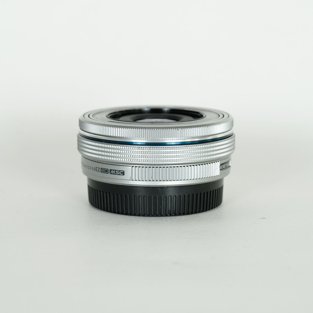 OLYMPUS M.ZUIKO DIGITAL ED 14-42mm F3.5-5.6 EZ シルバー OLYMPUS M.ZUIKO DIGITAL ED 14-42mm F3.5-5.6 EZ シルバー