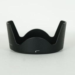 Nikon AF-S DX NIKKOR 18-200mm F3.5-5.6G ED VR II Nikon AF-S DX NIKKOR 18-200mm F3.5-5.6G ED VR II