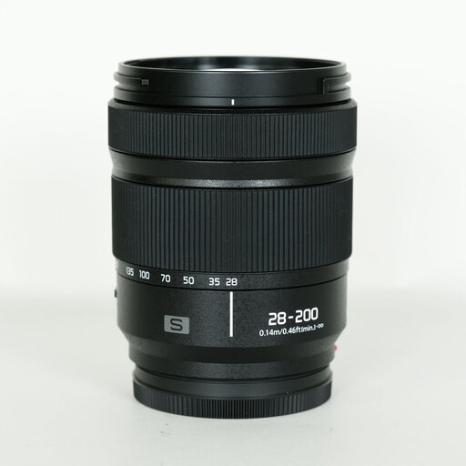 Panasonic LUMIX S 28-200mm F4-7.1 MACRO O.I.S. Panasonic LUMIX S 28-200mm F4-7.1 MACRO O.I.S.