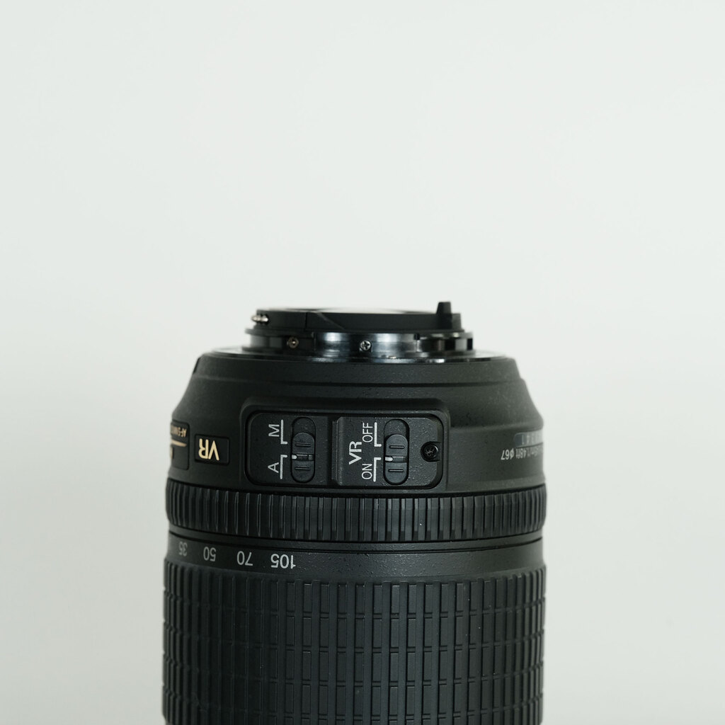 Nikon AF-S DX NIKKOR 18-105mm F3.5-5.6G ED VR Nikon AF-S DX NIKKOR 18-105mm F3.5-5.6G ED VR