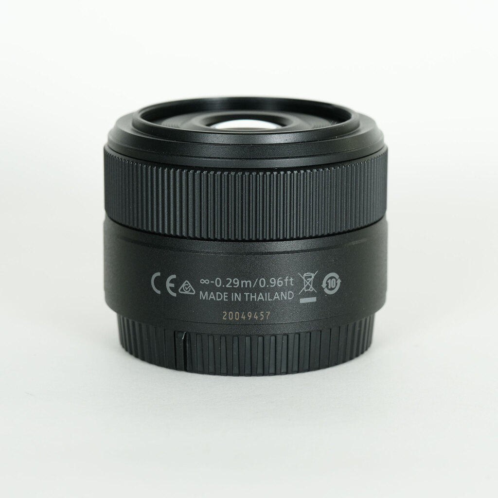 Nikon NIKKOR Z 40mm f/2 Nikon NIKKOR Z 40mm f/2