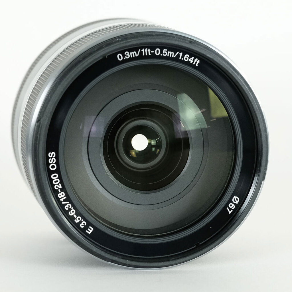 SONY E18-200mm F3.5-6.3 OSS SEL18200