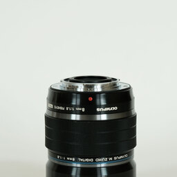 OLYMPUS M.ZUIKO DIGITAL ED 8mm F1.8 Fisheye PRO OLYMPUS M.ZUIKO DIGITAL ED 8mm F1.8 Fisheye PRO