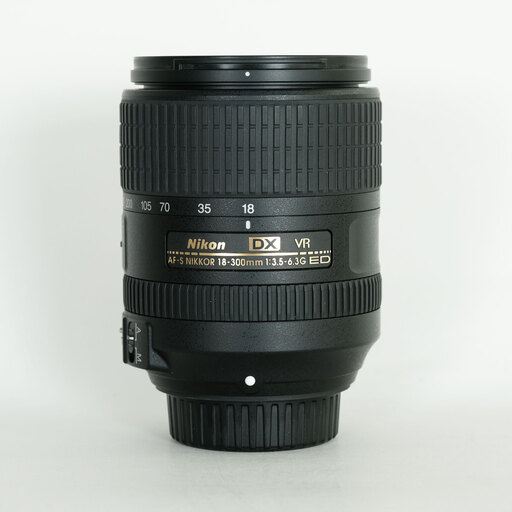 Nikon AF-S DX NIKKOR 18-300mm f/3.5-6.3G ED VR