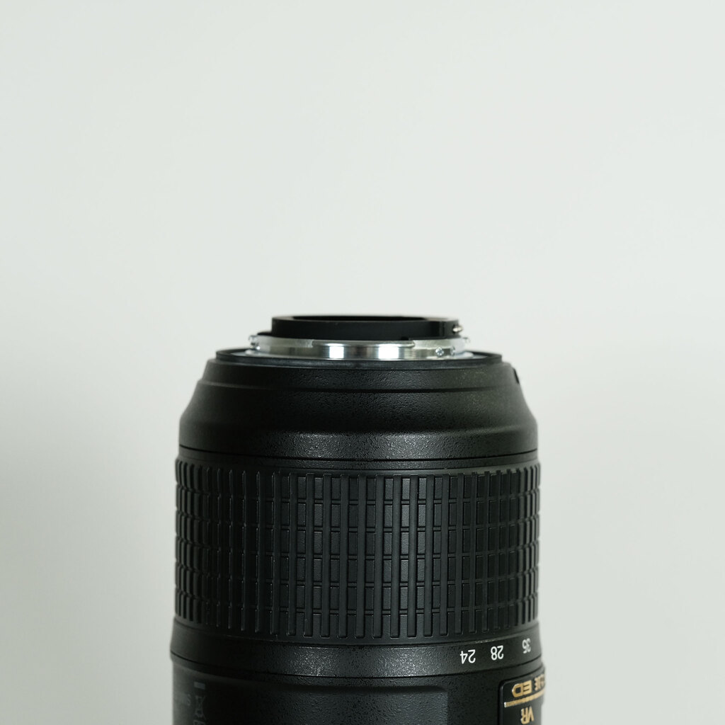 Nikon AF-S NIKKOR 24-70mm f/2.8E ED VR Nikon AF-S NIKKOR 24-70mm f/2.8E ED VR