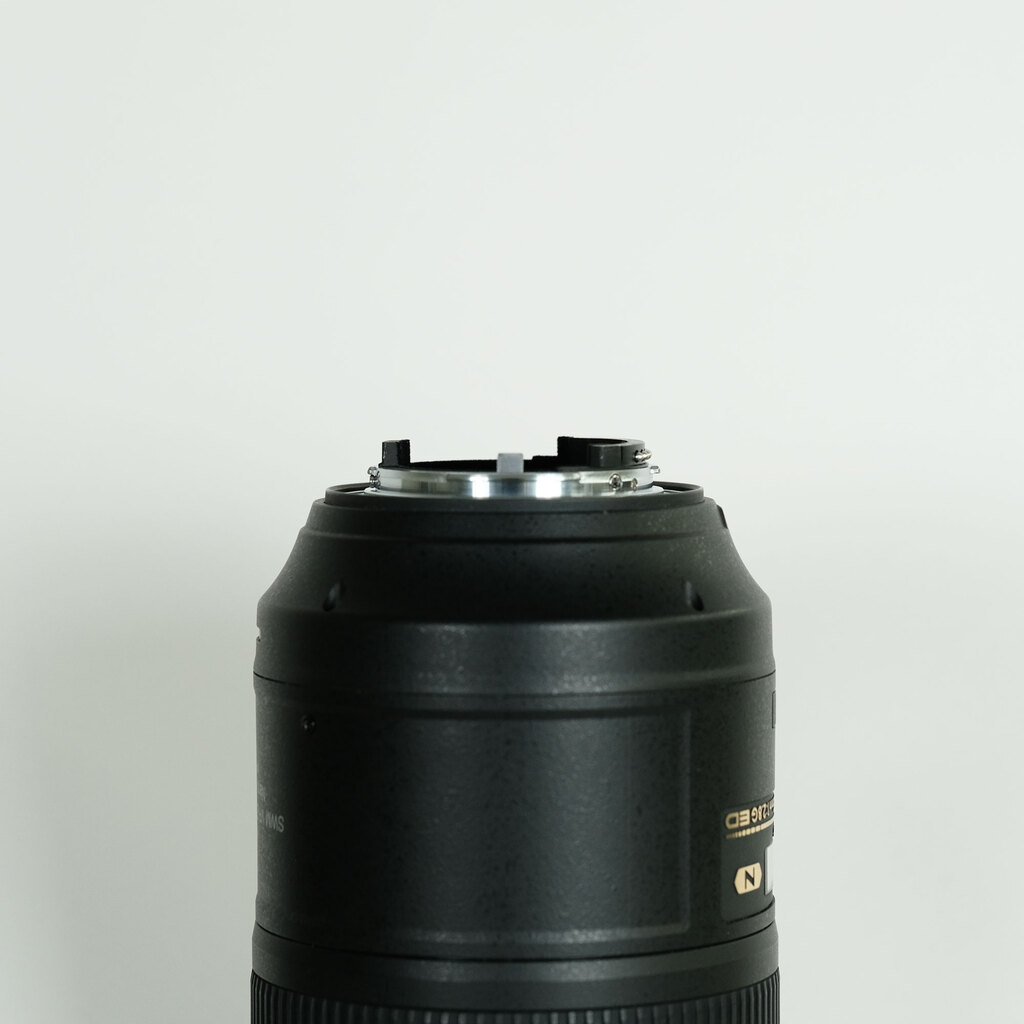 Nikon AF-S VR Micro-Nikkor 105mm f/2.8G IF-ED Nikon AF-S VR Micro-Nikkor 105mm f/2.8G IF-ED