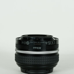 Nikon NIKKOR Z 40mm f/2 Nikon NIKKOR Z 40mm f/2