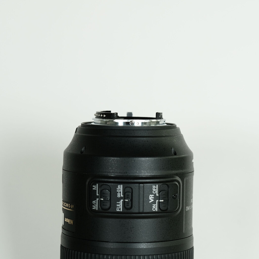 Nikon AF-S VR Micro-Nikkor 105mm f/2.8G IF-ED Nikon AF-S VR Micro-Nikkor 105mm f/2.8G IF-ED