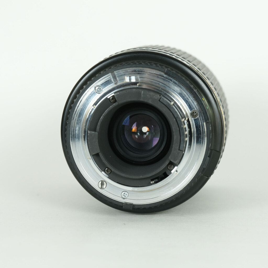 Nikon AF Zoom-Nikkor ED 70-300mm F4-5.6D Nikon AF Zoom-Nikkor ED 70-300mm F4-5.6D