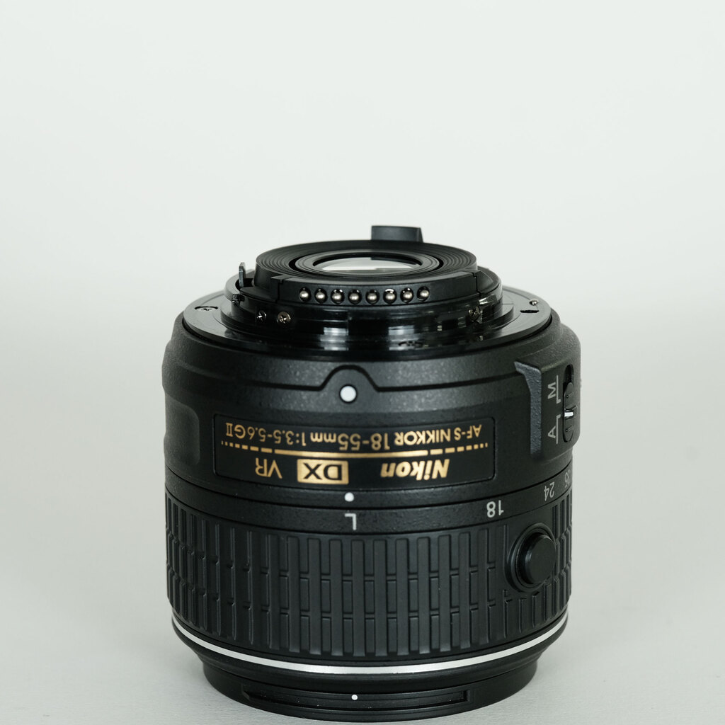 Nikon AF-S DX NIKKOR 18-55mm f3.5-5.6G VR II