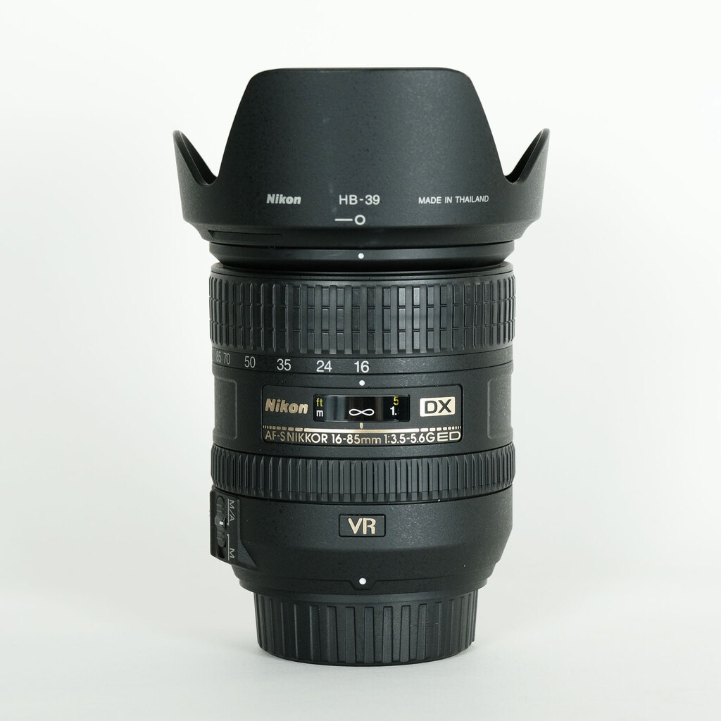 Nikon AF-S DX NIKKOR 16-85mm F3.5-5.6G ED VR Nikon AF-S DX NIKKOR 16-85mm F3.5-5.6G ED VR
