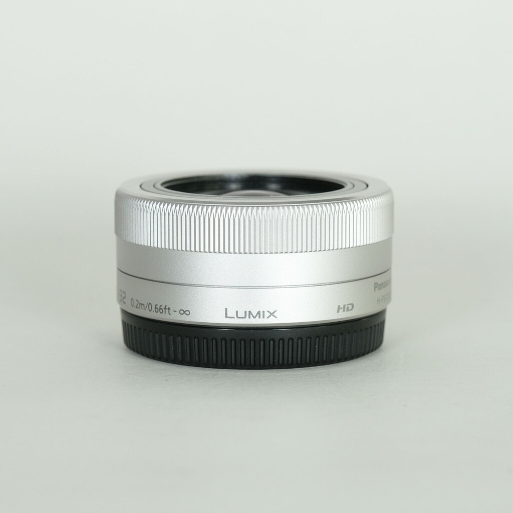 Panasonic LUMIX G VARIO 12-32mm / F3.5-5.6 ASPH. / MEGA O.I.S.