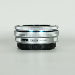 OLYMPUS M.ZUIKO DIGITAL ED 14-42mm F3.5-5.6 EZ シルバー