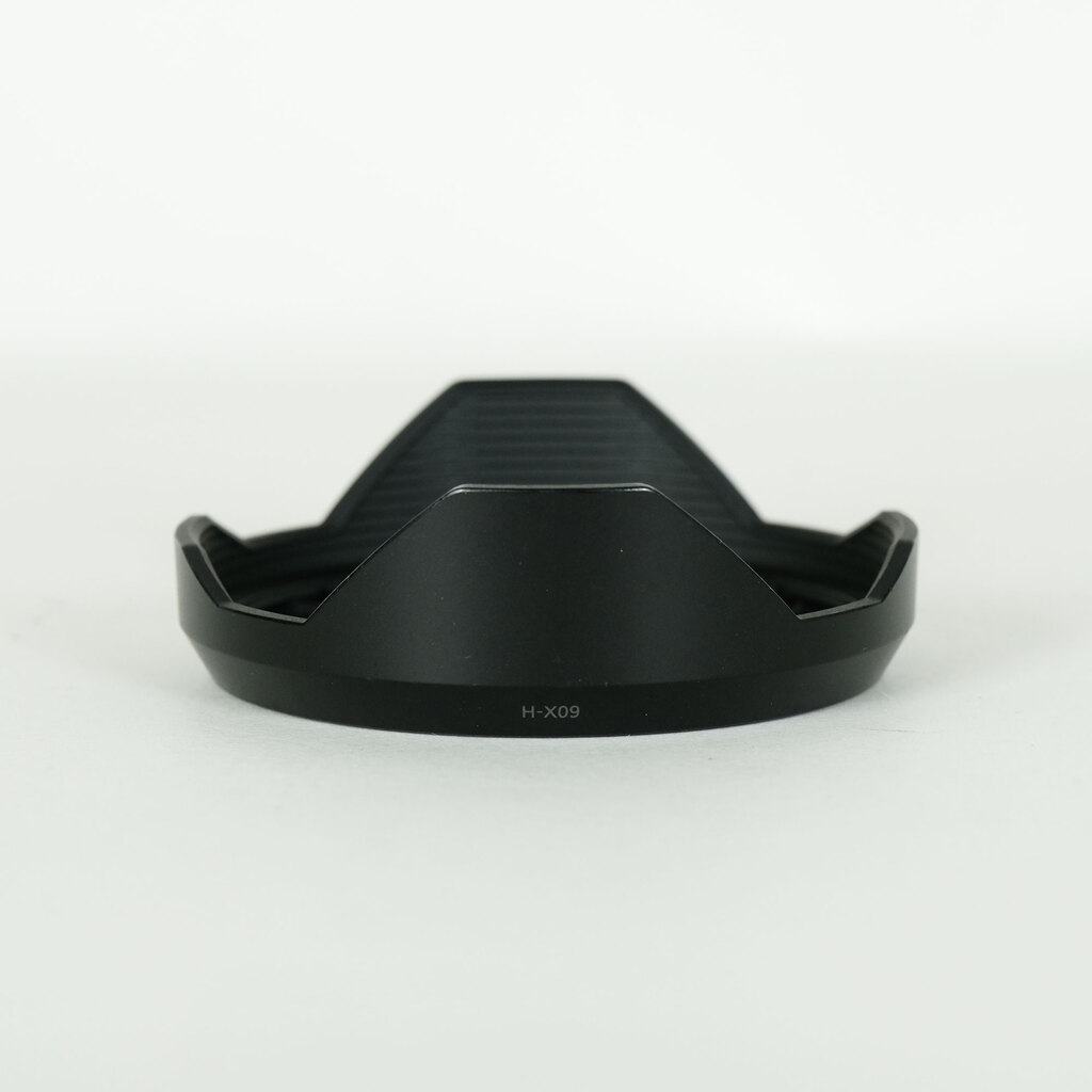 Panasonic LEICA DG SUMMILUX 9mm / F1.7 ASPH. Panasonic LEICA DG SUMMILUX 9mm / F1.7 ASPH.