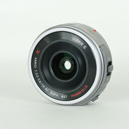 Panasonic LUMIX G X VARIO PZ 14-42mm / F3.5-5.6 ASPH. / POWER O.I.S. Panasonic LUMIX G X VARIO PZ 14-42mm / F3.5-5.6 ASPH. / POWER O.I.S.