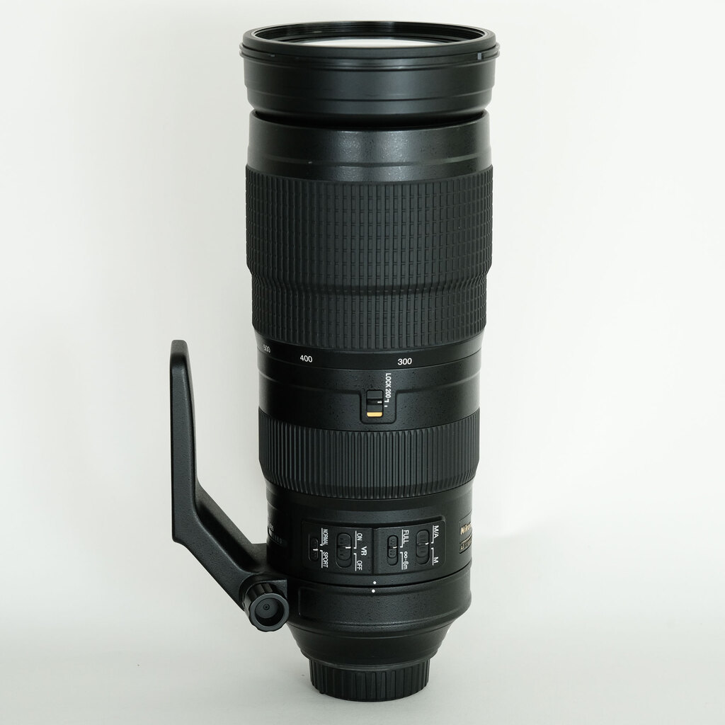 Nikon AF-S NIKKOR 200-500mm f/5.6E ED VR Nikon AF-S NIKKOR 200-500mm f/5.6E ED VR
