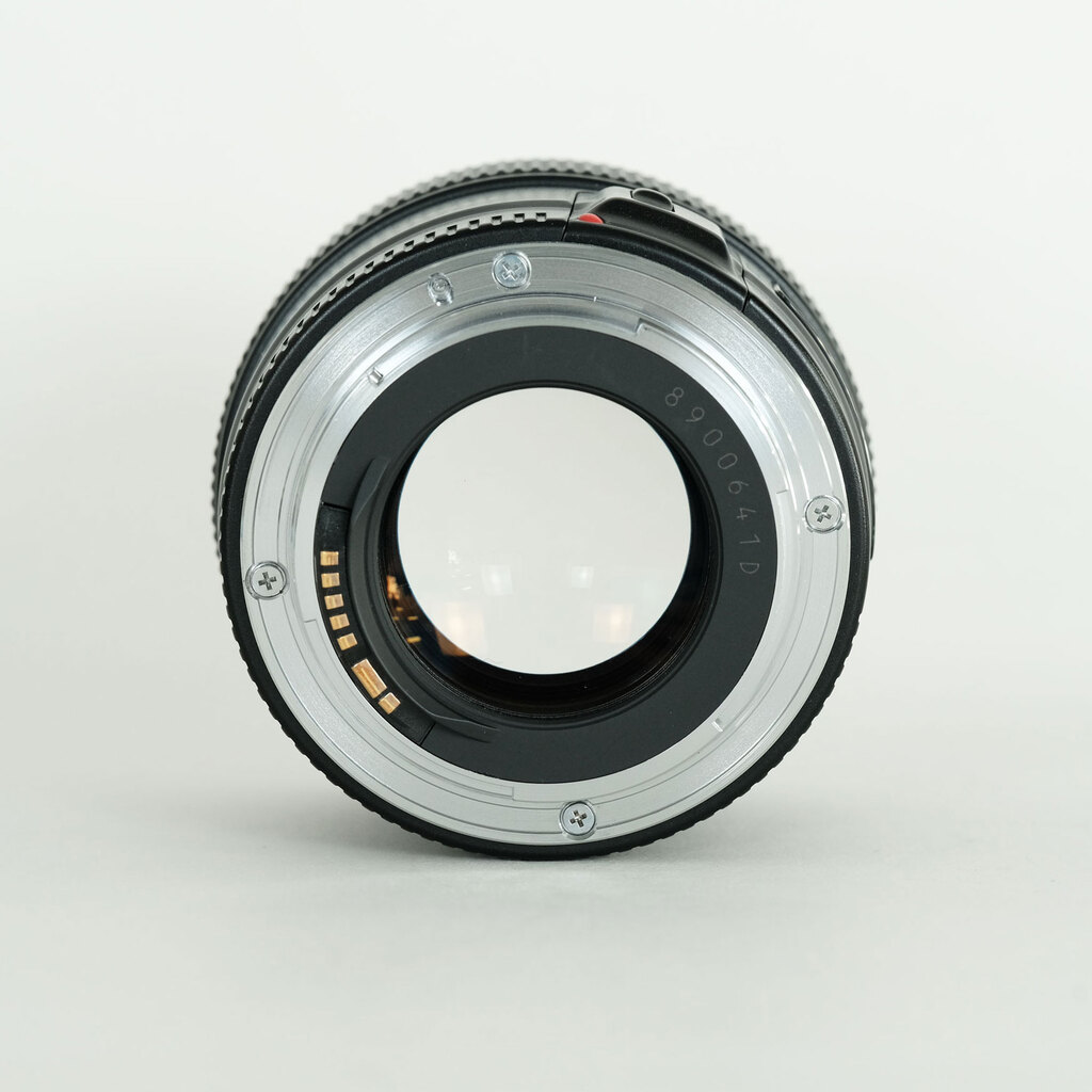 Canon EF85mm F1.8 USM Canon EF85mm F1.8 USM
