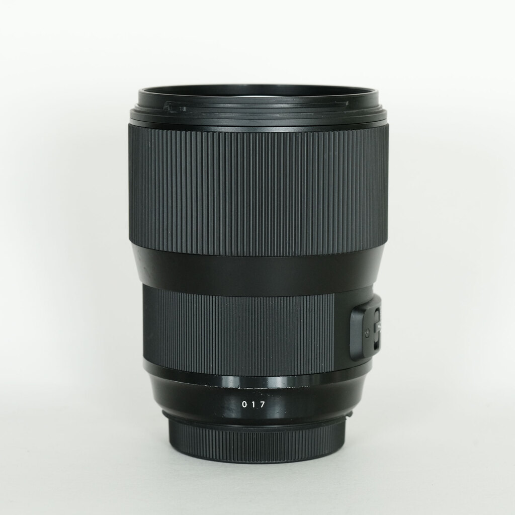 SIGMA 135mm F1.8 DG HSM Art レンズ