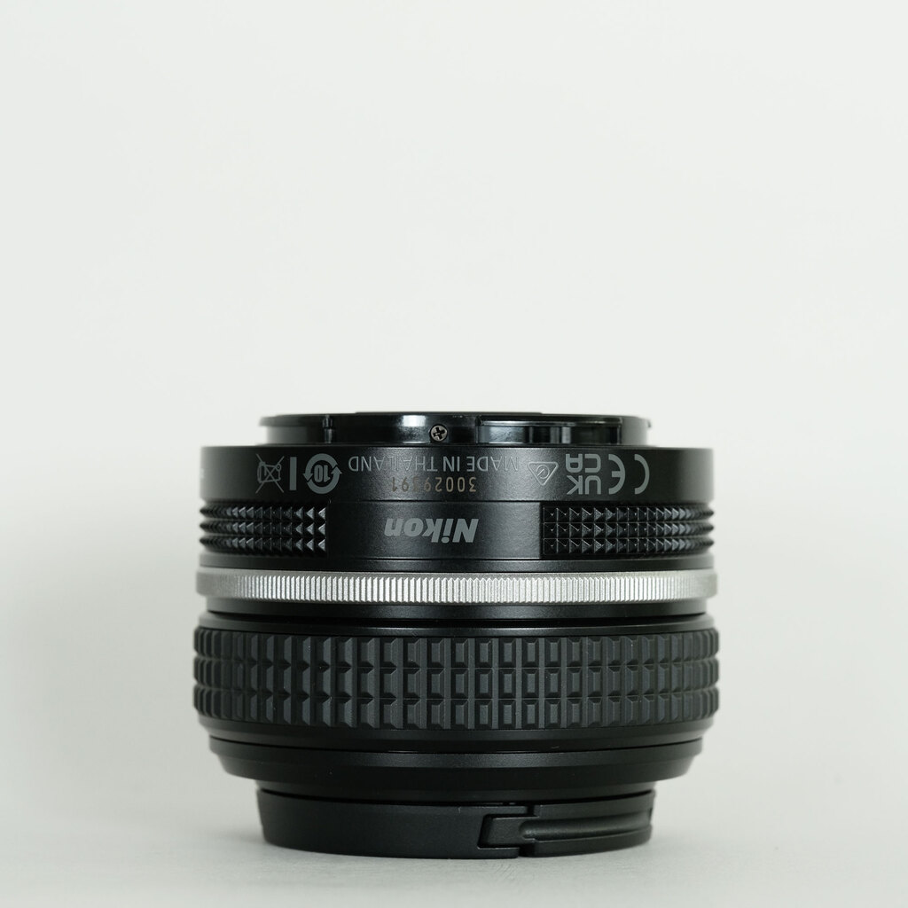 Nikon NIKKOR Z 40mm f/2 Nikon NIKKOR Z 40mm f/2