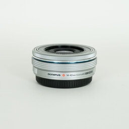 OLYMPUS M.ZUIKO DIGITAL ED 14-42mm F3.5-5.6 EZ シルバーの