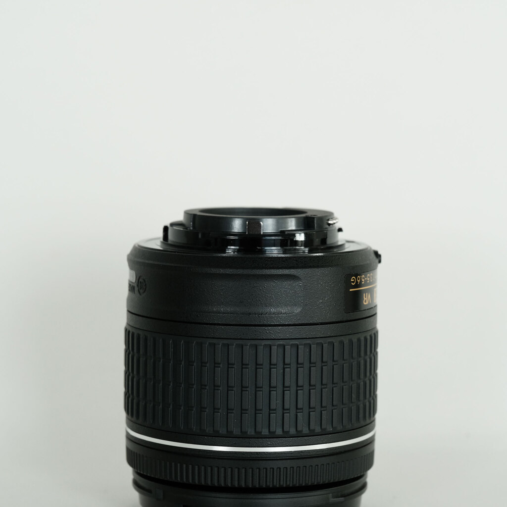 Nikon AF-P DX NIKKOR 18-55mm F3.5-5.6G VR Nikon AF-P DX NIKKOR 18-55mm F3.5-5.6G VR