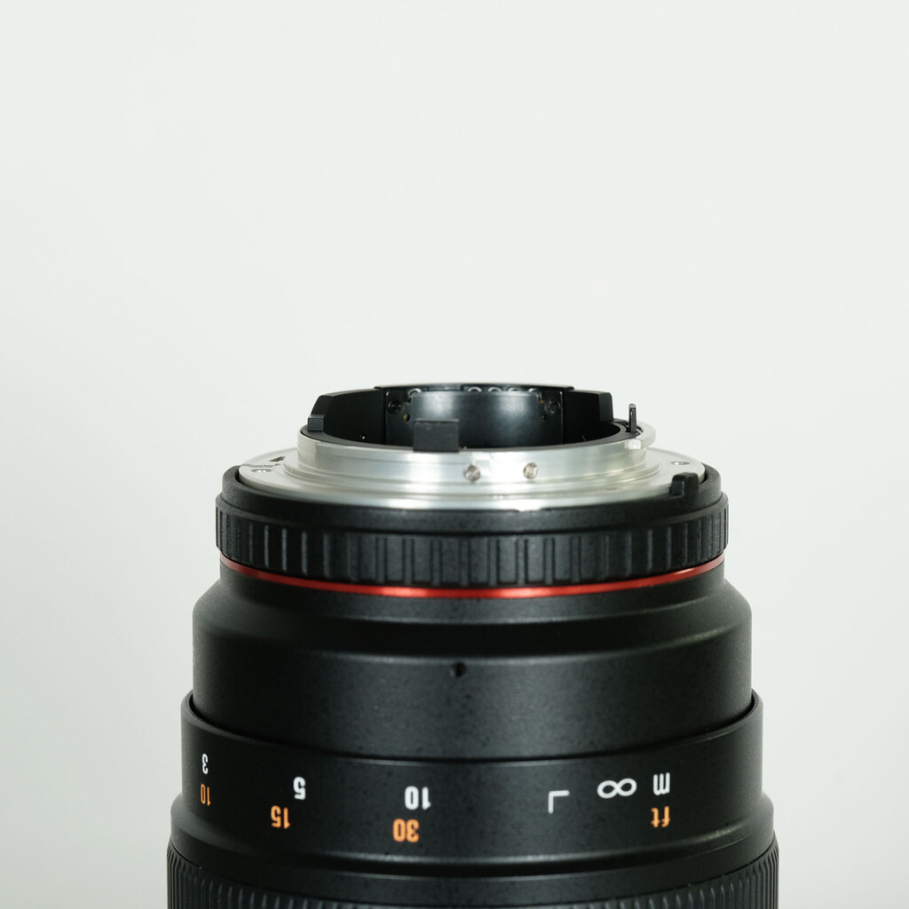 SAMYANG 135mm F2.0 (ニコンF用)CPU付