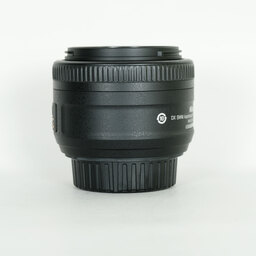 Nikon AF-S DX NIKKOR 35mm f/1.8G Nikon AF-S DX NIKKOR 35mm f/1.8G