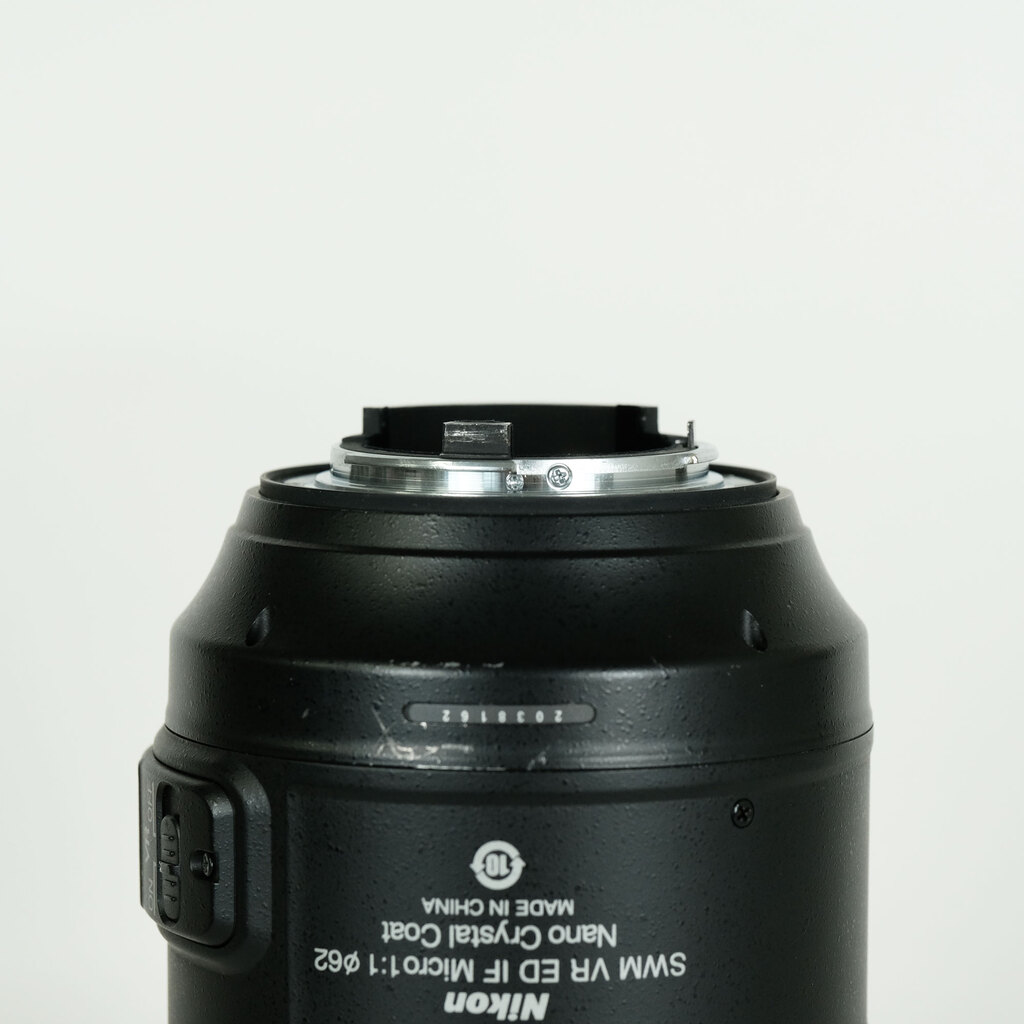 Nikon AF-S VR Micro-Nikkor 105mm f/2.8G IF-ED Nikon AF-S VR Micro-Nikkor 105mm f/2.8G IF-ED
