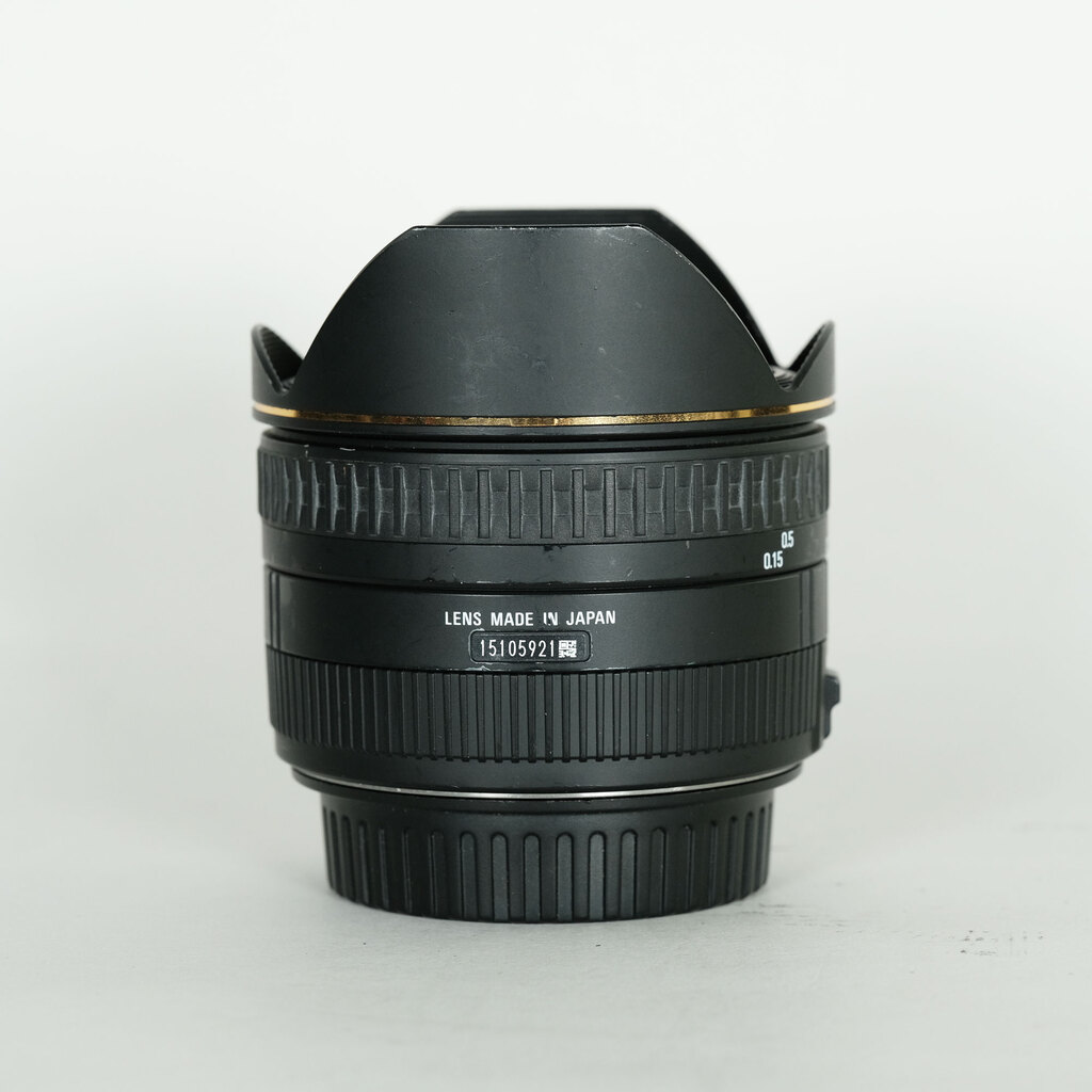 SIGMA 15mm F2.8EX DG DIAGONAL FISHEYE (キヤノンEF用) SIGMA 15mm F2.8EX DG DIAGONAL FISHEYE (キヤノンEF用)