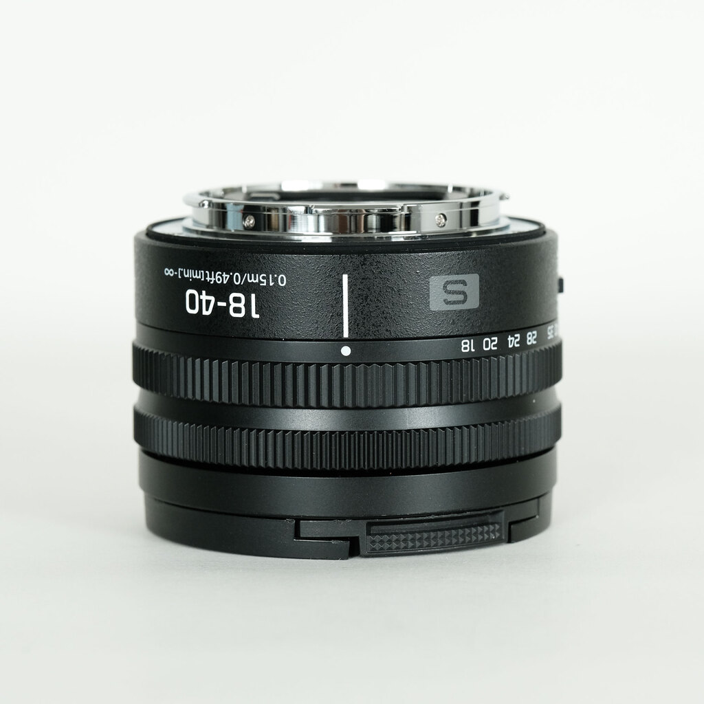 Panasonic LUMIX S 18-40mm F4.5-6.3 Panasonic LUMIX S 18-40mm F4.5-6.3