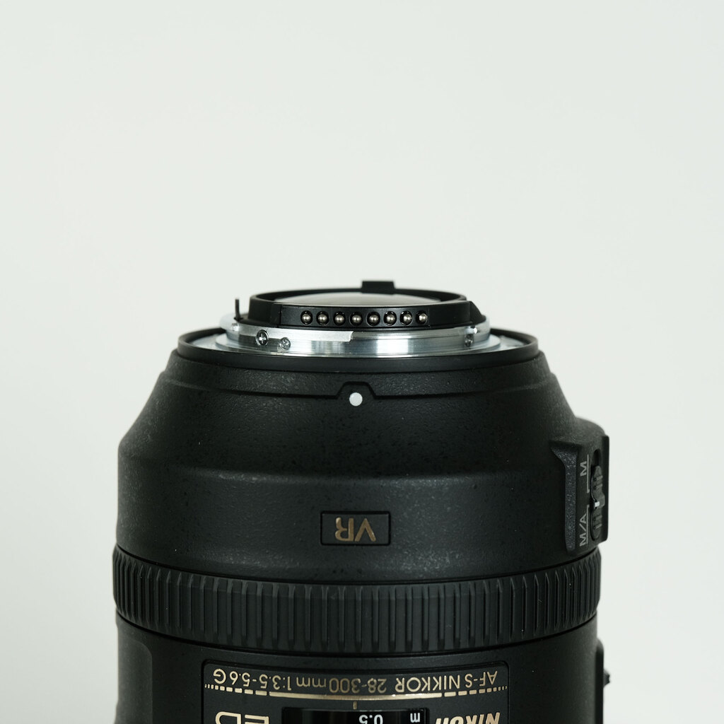 Nikon AF-S NIKKOR 28-300mm f/3.5-5.6G ED VR