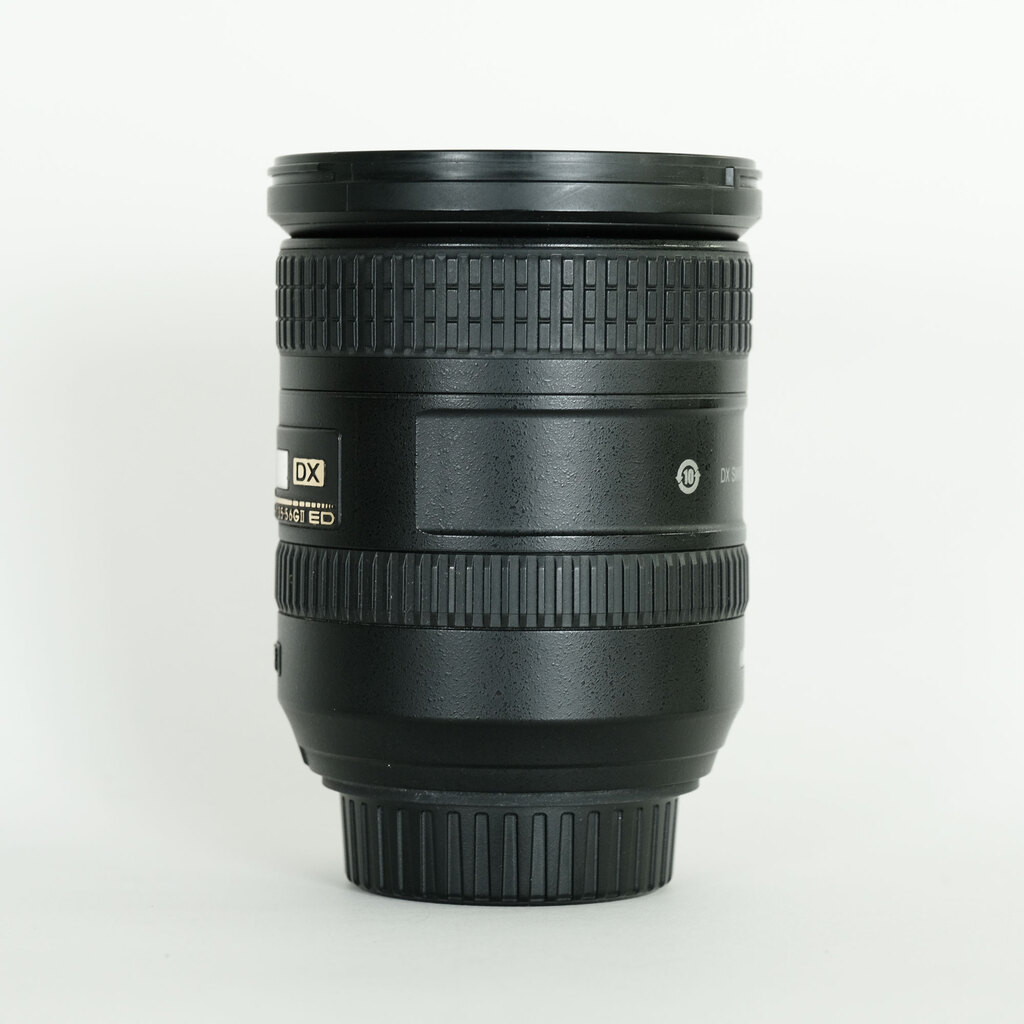 Nikon AF-S DX NIKKOR 18-200mm F3.5-5.6G ED VR II Nikon AF-S DX NIKKOR 18-200mm F3.5-5.6G ED VR II