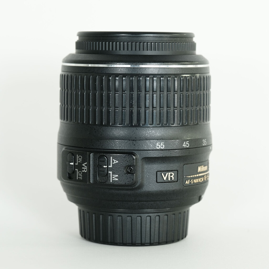 Nikon AF-S DX NIKKOR 18-55mm F3.5-5.6 G VR Nikon AF-S DX NIKKOR 18-55mm F3.5-5.6 G VR