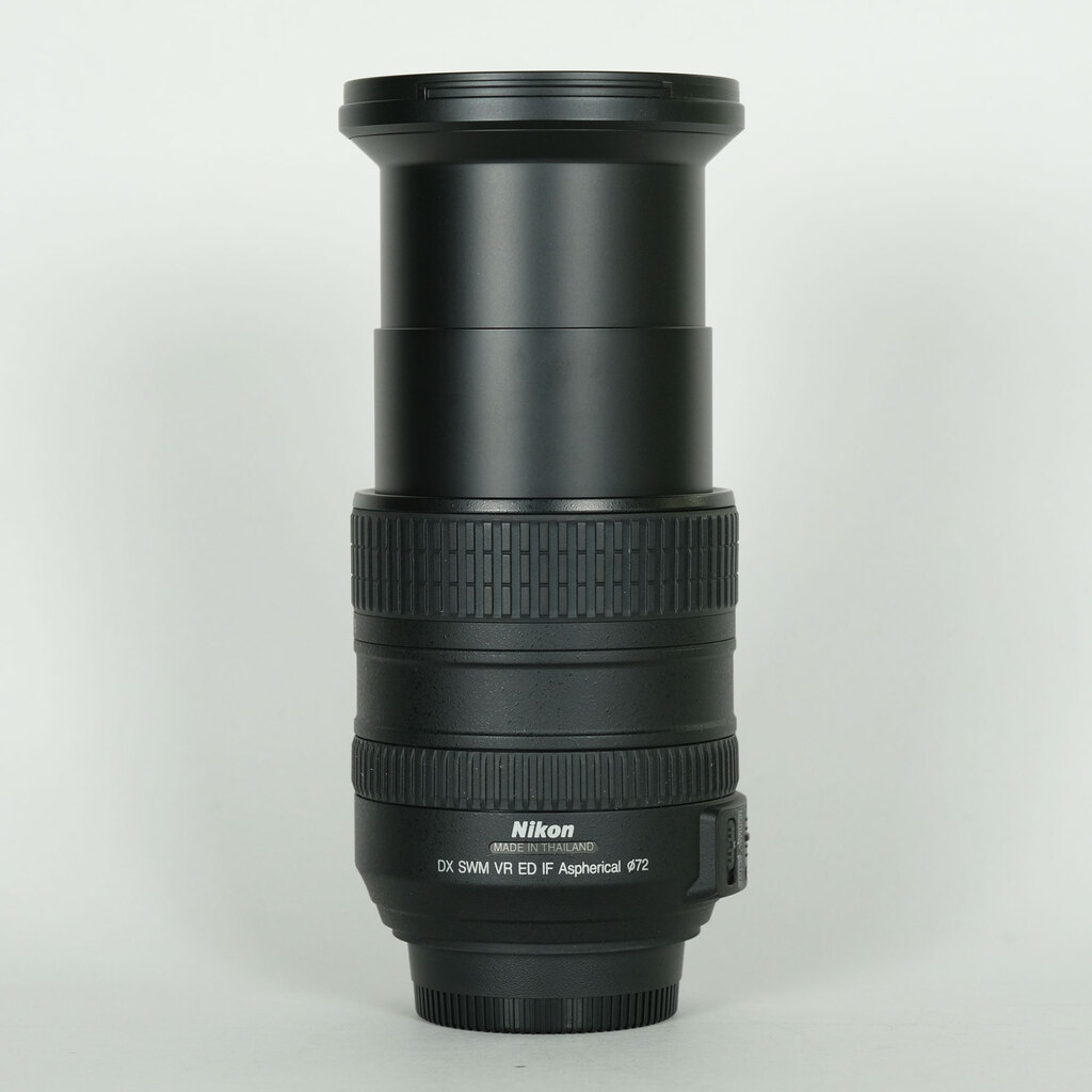 Nikon AF-S DX VR Zoom-Nikkor 18-200mm F3.5-5.6G IF-ED Nikon AF-S DX VR Zoom-Nikkor 18-200mm F3.5-5.6G IF-ED