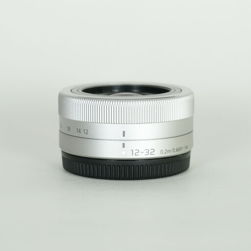 Panasonic LUMIX G VARIO 12-32mm / F3.5-5.6 ASPH. / MEGA O.I.S.