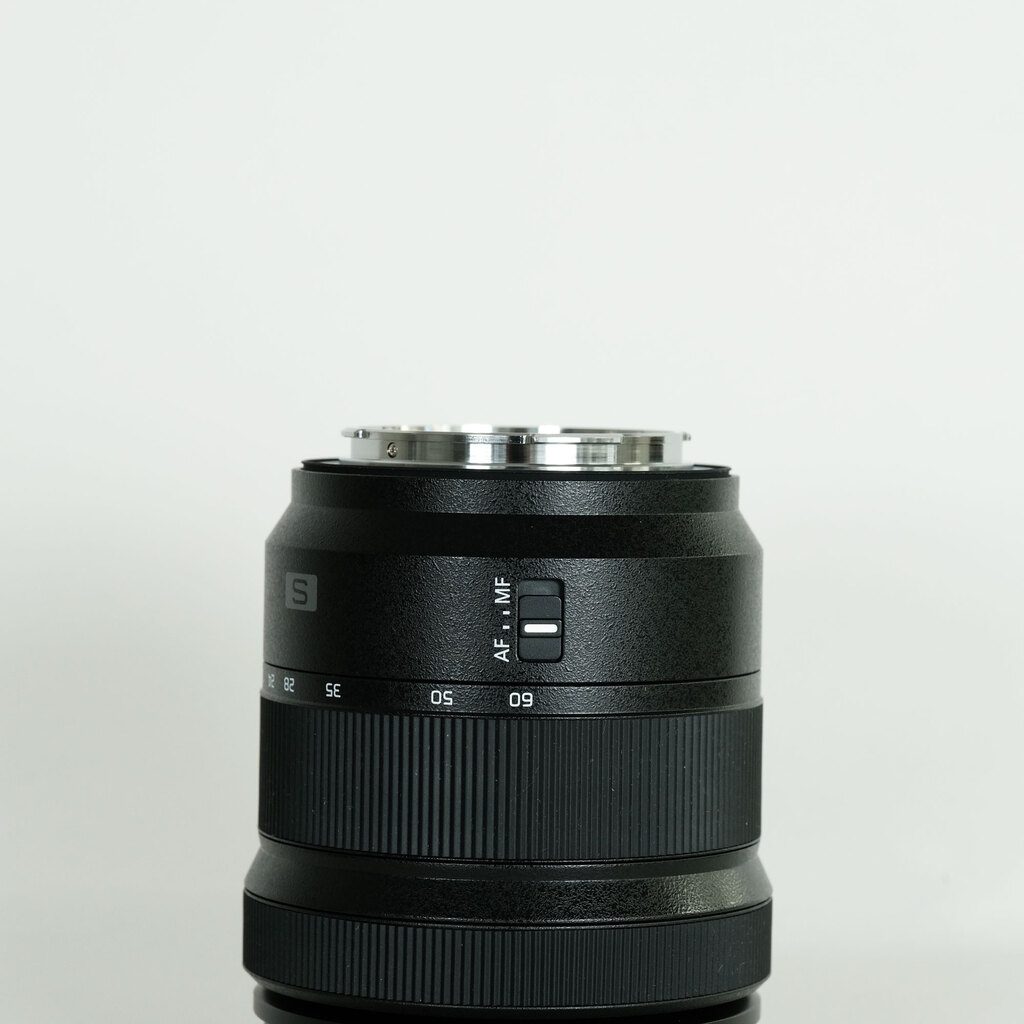 Panasonic LUMIX S 20-60mm F3.5-5.6 Panasonic LUMIX S 20-60mm F3.5-5.6