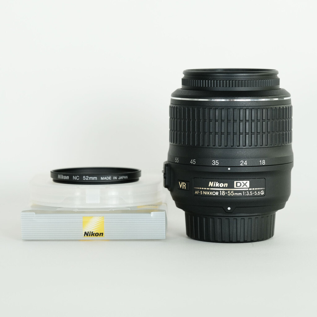 Nikon AF-S DX NIKKOR 18-55mm F3.5-5.6 G VR Nikon AF-S DX NIKKOR 18-55mm F3.5-5.6 G VR