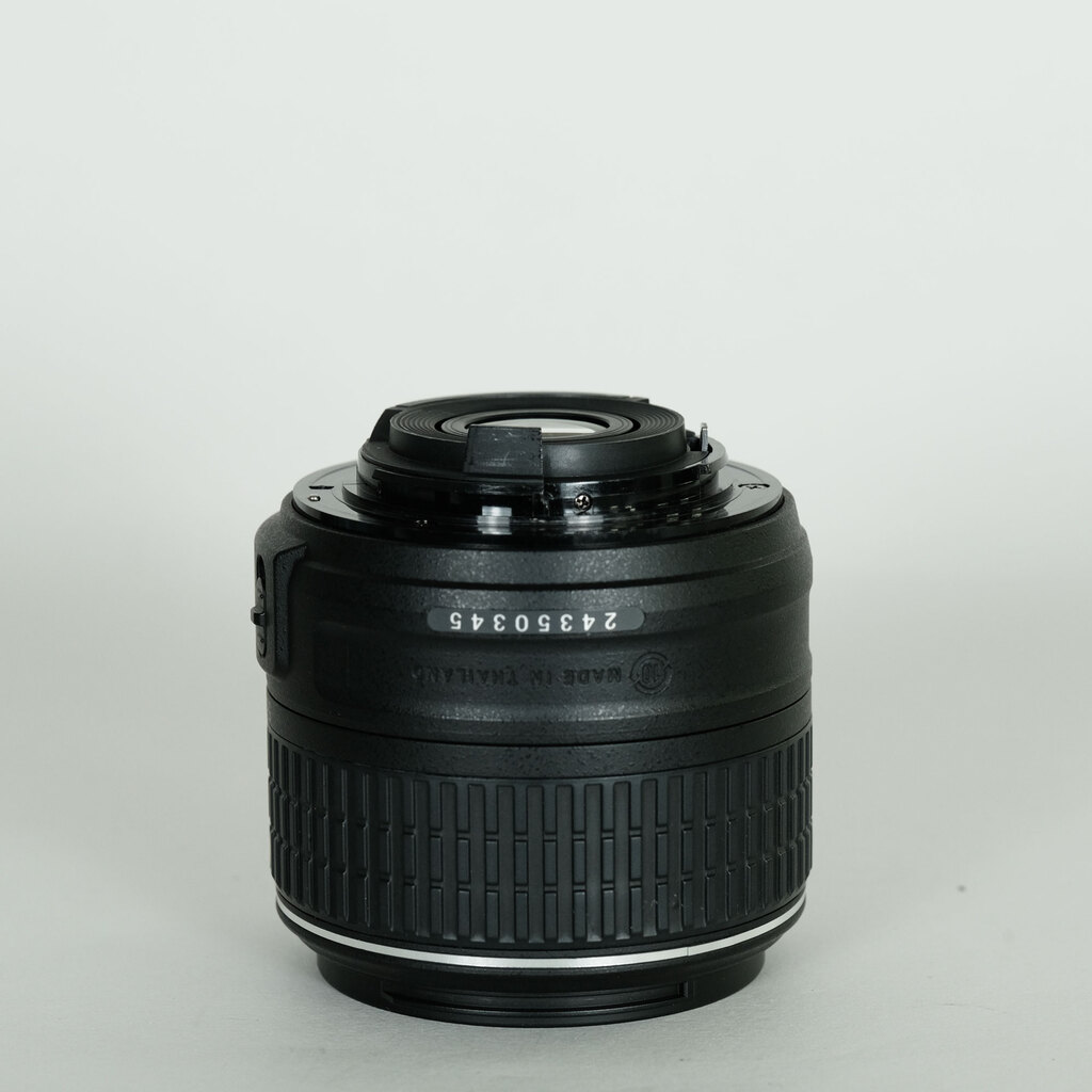 Nikon AF-S DX NIKKOR 18-55mm f3.5-5.6G VR II