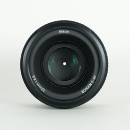 Nikon AF-S NIKKOR 50mm f/1.8G Nikon AF-S NIKKOR 50mm f/1.8G