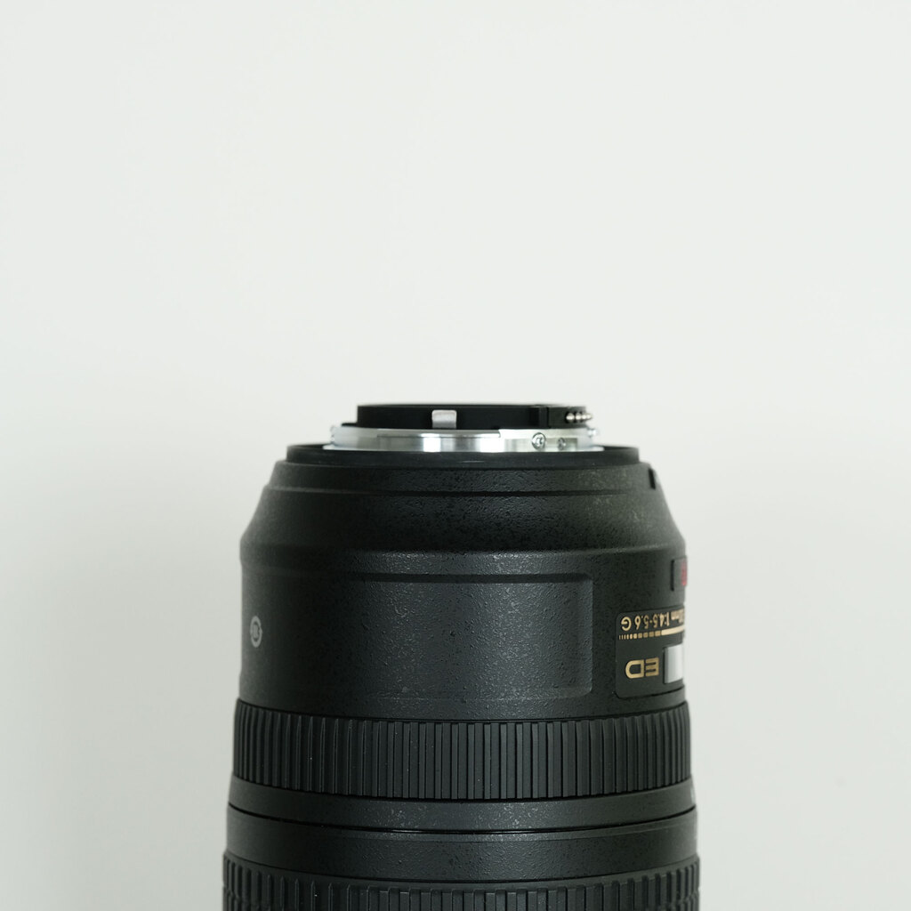 Nikon AF-S VR Zoom-Nikkor 70-300mm F4.5-5.6G IF-ED Nikon AF-S VR Zoom-Nikkor 70-300mm F4.5-5.6G IF-ED