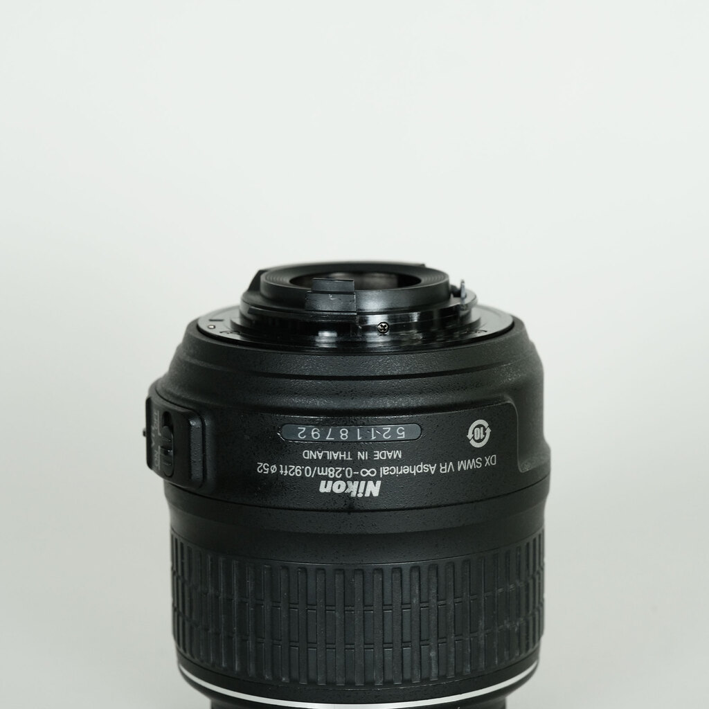 Nikon AF-S DX NIKKOR 18-55mm F3.5-5.6 G VR Nikon AF-S DX NIKKOR 18-55mm F3.5-5.6 G VR