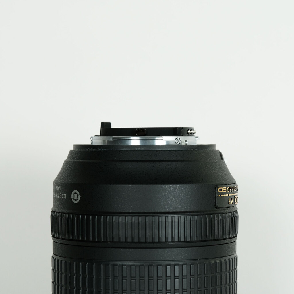Nikon AF-S DX NIKKOR 18-140mm F3.5-5.6G ED VR Nikon AF-S DX NIKKOR 18-140mm F3.5-5.6G ED VR