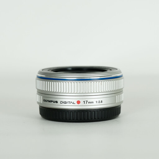 OLYMPUS M.ZUIKO DIGITAL 17mm F2.8 シルバー OLYMPUS M.ZUIKO DIGITAL 17mm F2.8 シルバー