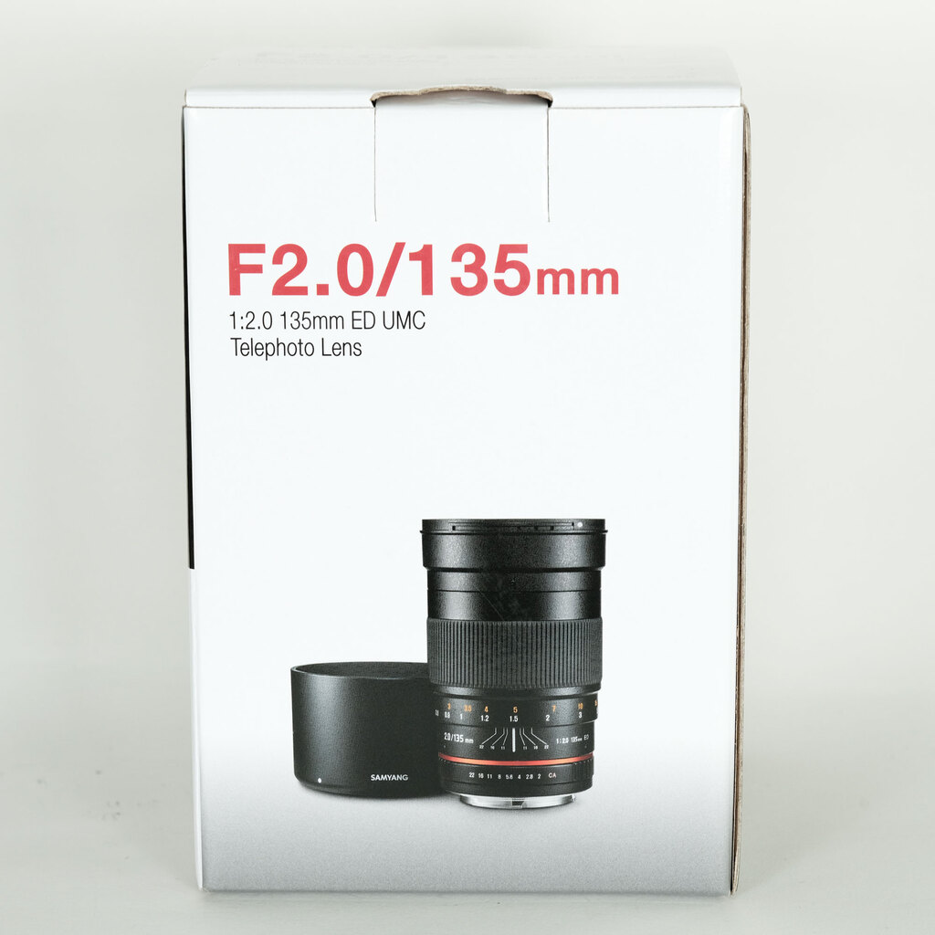 SAMYANG 135mm F2.0 (ニコンF用)CPU付