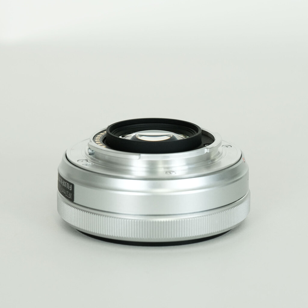 Fujifilm XF27mm F2.8 シルバー　単焦点レンズ Amazon | 富士フイルム(FUJIFILM) 単焦点広角レンズ XF27mmF2.8